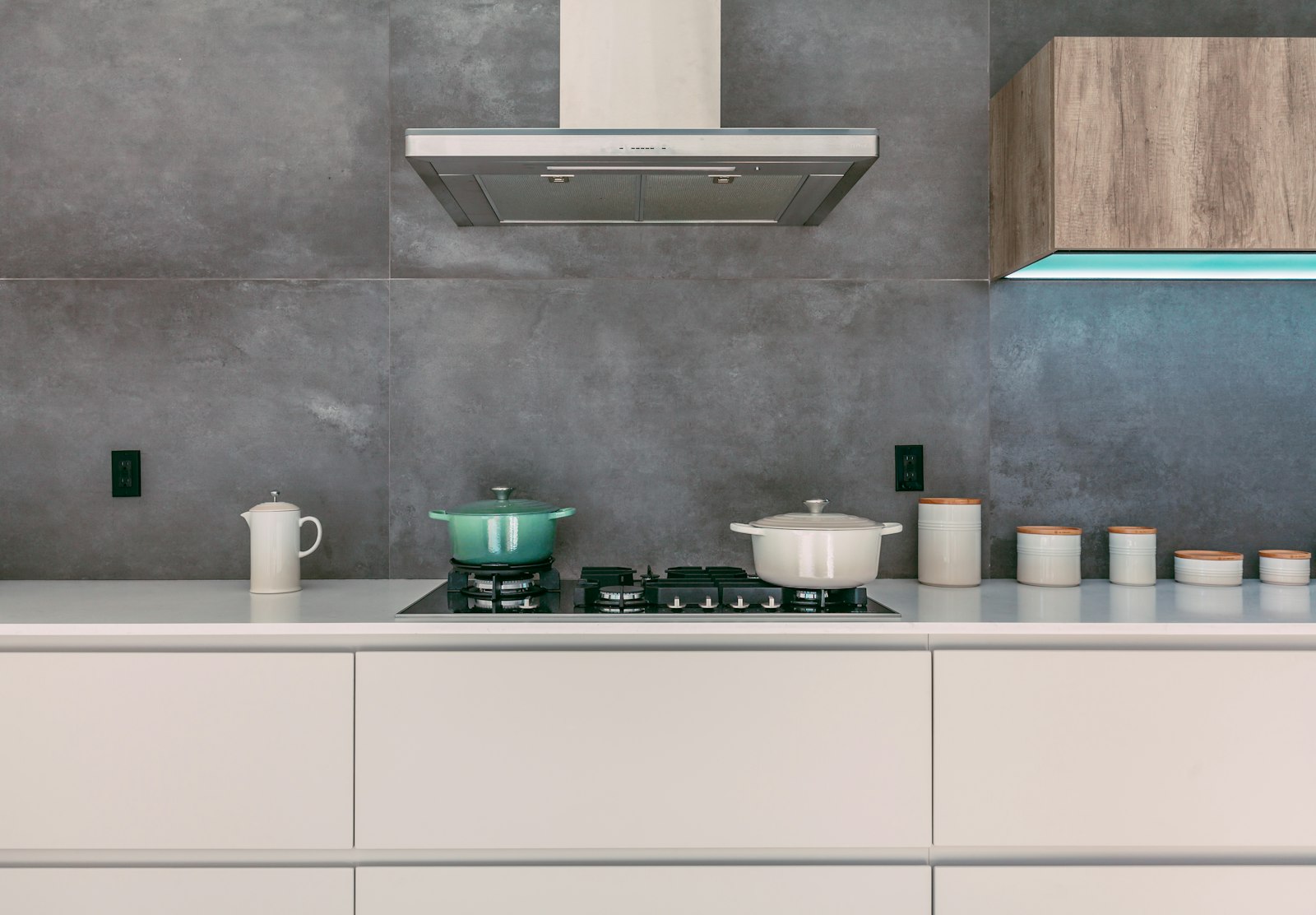 Whirlpool range hood repair — professional appliance service